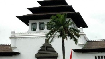 Sopir Angkot di Bandung Kepung Gedung Sate