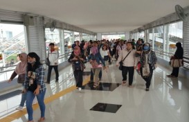 Penumpang Commuter Kini Bisa Gunakan JPO Stasiun Tanah Abang