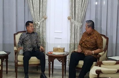 Wapres JK dan SBY Duduk Bersisian di TMP Kalibata