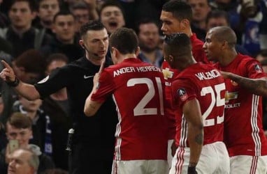 Herrera Kena Kartu Merah, Ini Komentar Mourinho Tentang Oliver