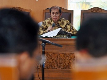 Hakim Terus Menangkan Hadi Poernomo, Perlu Eksaminasi