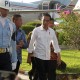 Presiden Jokowi Jenguk KH Hasyim Muzadi. Pakde Karwo Menjemput di Bandara