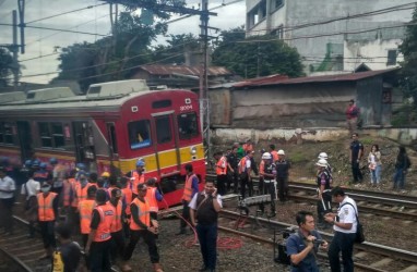 KRL ANJLOK: Jalur Kereta Jatinegara-Manggarai Sudah Bisa Dilalui