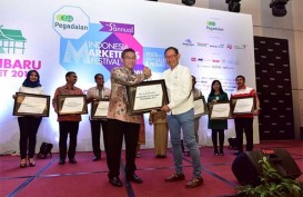 Dirut Bank Riau Kepri Terima Penghargaan dari Markplus