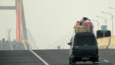 Macet hingga 12 Km di Jembatan Suramadu