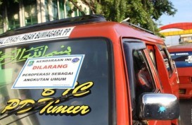 Sopir Angkutan di Bekasi Demo