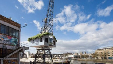 Rumah di Atas Crane Ini Jadi Daya Tarik Baru Wisatawan Inggris