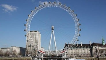 LONDON DITEROR :Turis Tertahan 1 Jam di London Eye