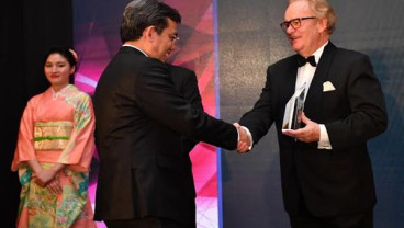 BCA Raih Retail Financial Service Awards 2017