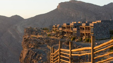 Hotel Adrenalin Ada di Oman, Letaknya di Atas Gunung