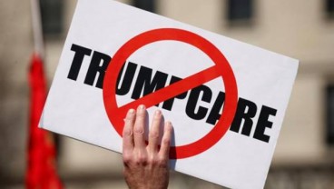 OBAMACARE DIROMBAK: Gelar Unjuk Rasa Kecam Kebijakan Trump