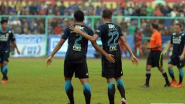Pemain Persib Antisipasi Permainan Keras PSMS