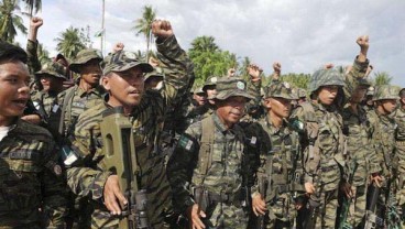 Tentara Filipina Selamatkan Dua Tawanan dari Abu Sayyaf