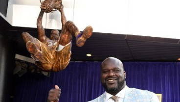 Patung Legenda Basket Didirikan Setinggi 2,7 Meter