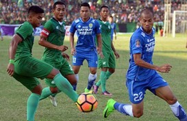 PSMS Imbangi Persib Tanpa Gol di Teladan Medan