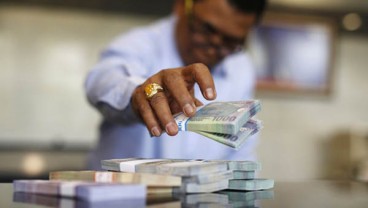 RUPIAH ATAS DOLAR AS: Sentimen Penggerak Kurs Hari Ini (27 Maret)