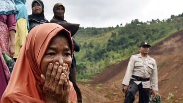 Longsor Ponorogo: Tim SAR Temukan Motor dan Kambing