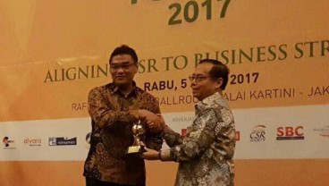 Bank Riau Kepri Raih 2 Award Pada Top CSR Award 2017