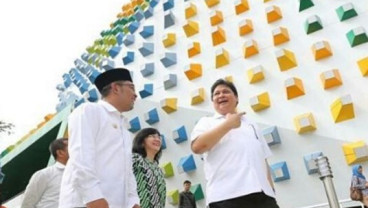 Emil Dampingi Menperin Lihat Gedung Bandung Creative Hub