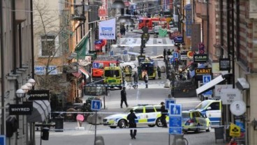 Teror Truk di Stockholm : 4 Orang Tewas, Seorang Diamankan Polisi