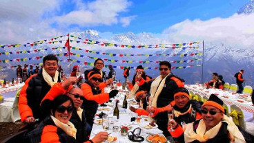 Rp 49 Juta untuk Sarapan di Gunung Everest, Tertarik Mencoba?