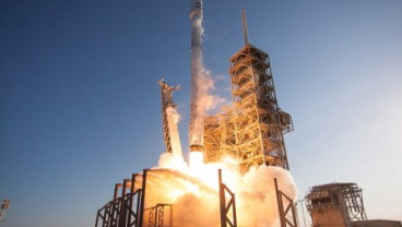 SpaceX Tarif Tiket ke Mars Rp2,6 Miliar