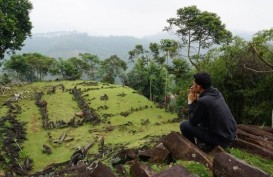 Akses Jalan Menuju Situs Gunung Padang Rusak