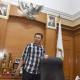 Hari Pertama Kerja, Ahok Foto-foto dengan Penyandang Difabel