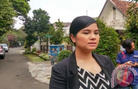 Pilkada DKI 2017: Nyoblos, Annisa Pohan Tampil Tanpa Hijab