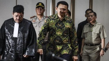 KUASA HUKUM: Ahok Tidak Harus Dipenjara. Dakwaan Jaksa Tunjukkan Keraguan