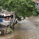 Ahok : Penertiban Bantaran Sungai Tetap Dilakukan