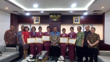 Bantu Persalinan, 5 Awak Kabin Lion Boyong Penghargaan Menhub
