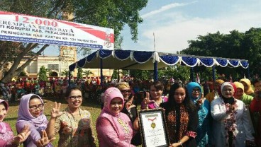 Hadirkan 12.000 Perempuan Berkabaya, Kabupaten Pekalongan Peroleh Penghargaan MURI