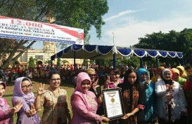 Hadirkan 12.000 Perempuan Berkabaya, Kabupaten Pekalongan Peroleh Penghargaan MURI