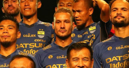 Raphael Maitimo (tengah, baris kedua)/Twitter@raphaelmaitimo.jpg