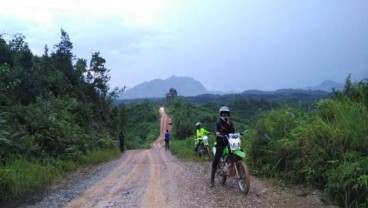 Jalan Paralel Perbatasan Kalbar Rampung Akhir 2018