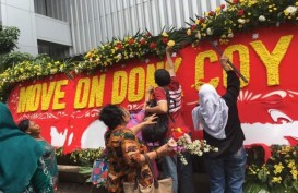 Pendukung Ahok-Djarot Pereteli  Bunga "Dukung Oke Oce"