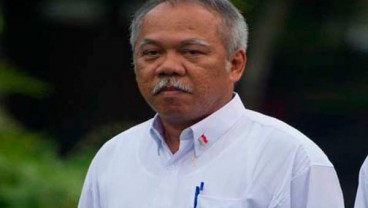 Menteri Basoeki Unjuk Kemampuan Gebuk Drum