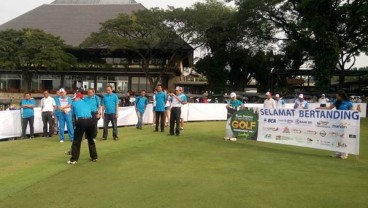 Bisnis Indonesia Gelar Turnamen Golf Perdana di Surabaya