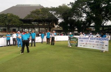 Bisnis Indonesia Gelar Turnamen Golf Perdana di Surabaya