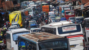 Lalu Lintas Jalur Garut -- Bandung Padat Merayap