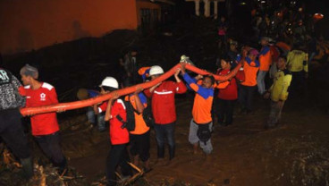 Gubernur Jateng Tinjau Banjir Bandang Magelang