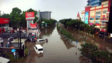 PASTEUR BANJIR : Macet, Lalu Lintas ke Tol Putus