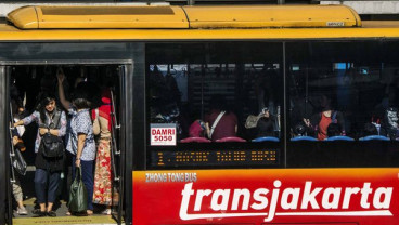 AKSI 55 : Transjakarta Tak Melewati Halte Monas