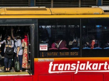AKSI 55 : Transjakarta Tak Melewati Halte Monas