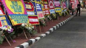 Polres Bekasi Kota Dikirimi Bunga