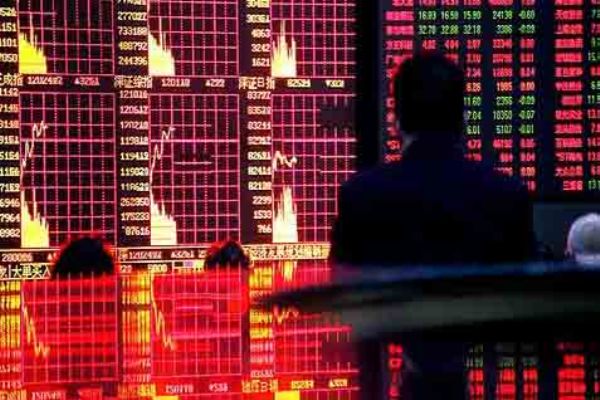 BURSA CHINA: Sentimen Investor Terbebani Aturan Finansial, Indeks Shanghai Composite Sentuh Level Terendah