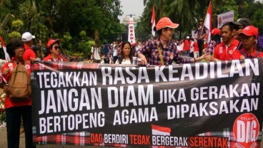 PUTUSAN SIDANG AHOK : Tunggu Vonis, Pendukung Ahok Joget Maumere