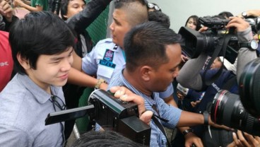 AHOK DIVONIS 2 TAHUN : Veronica dan Nicholas Kunjungi Ahok di Rutan Cipinang