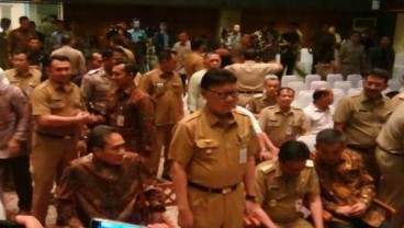 AHOK DIVONIS 2 TAHUN : Mendagri Tjahjo Tiba di Balai Kota